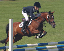 Diesmal ist Flora Reemtsma bei den Pony-Europameisterschaften der Vielseitigkeitsreiter auf Pamira LK mit der Mannschaft Fünfte geworden. Foto: Wego